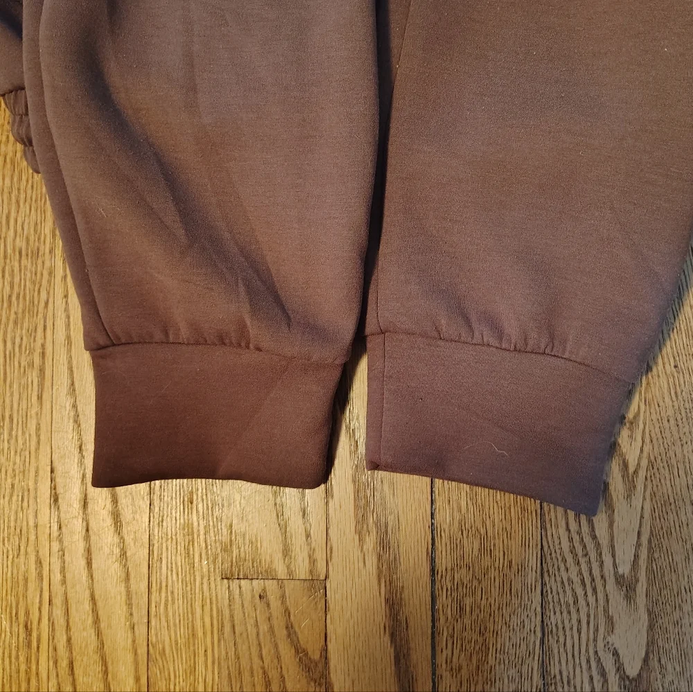 Brown Sweatshirt and Joggers Set - Picture 8 of 8